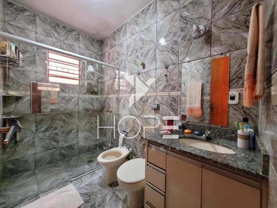 Casa com edícula à venda – 3 quartos (1 suíte) – Bairro Coliseu – Londrina/PR