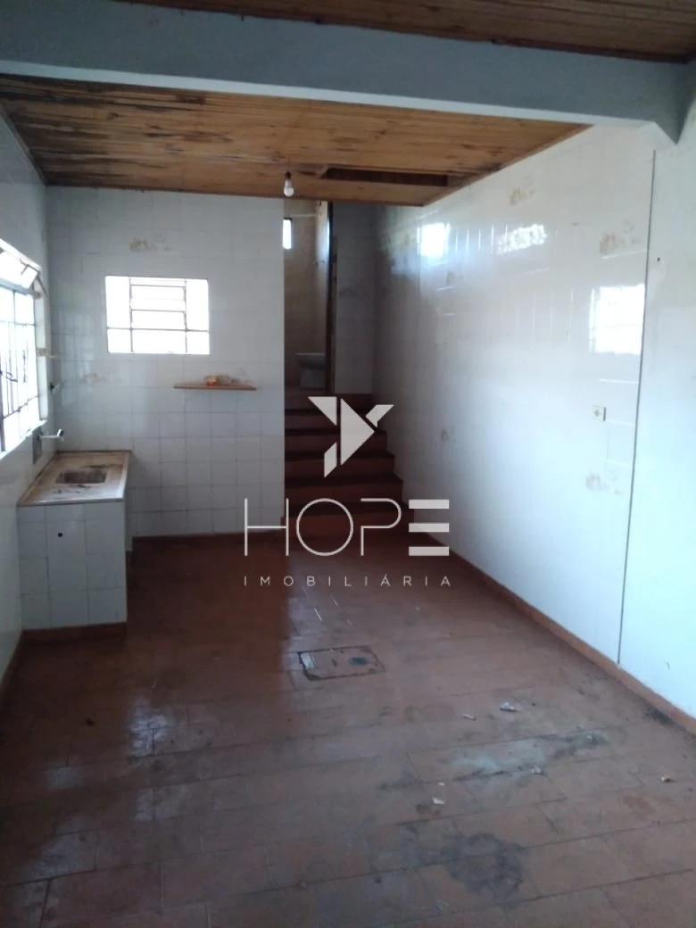 Casa à Venda 2 Quartos no Centro de Porecatu - PR – Terreno Amplo com Potencial