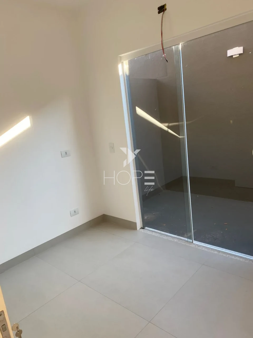 Ponto comercial reformado à venda com 244m² - estrutura para clínica - 5 salas - 3 vagas - Jardim Londrilar - Londrina PR