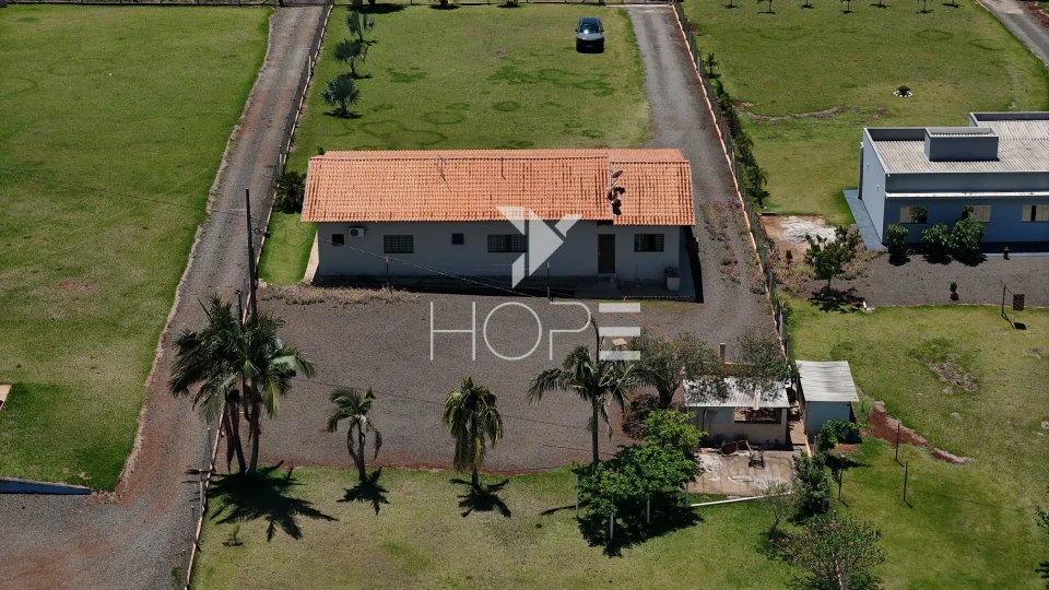 Imagens do imóveis Chácara à venda com 10.278 m² - 3 quartos - 2 banheiros - Rodovia Engenheiro Ângelo Lopes - Ibiporã PR