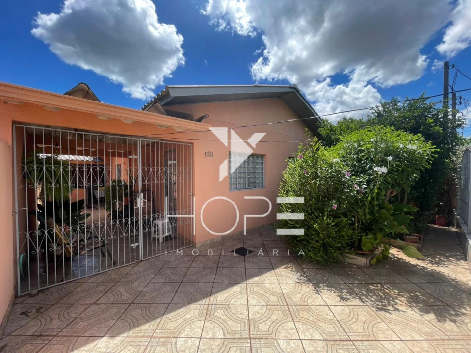 Casa à venda com edícula e terreno amplo no Jardim Silvino – Cambé/PR