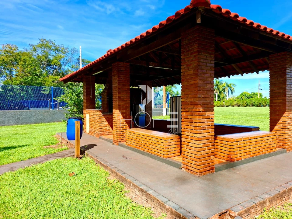 Imagens do imóveis Condomínio Riviera do Poente - chácara à venda com 1.300 m² - 2 quartos - 1 suíte - 4 vagas -  piscina - Alvorada do Sul PR