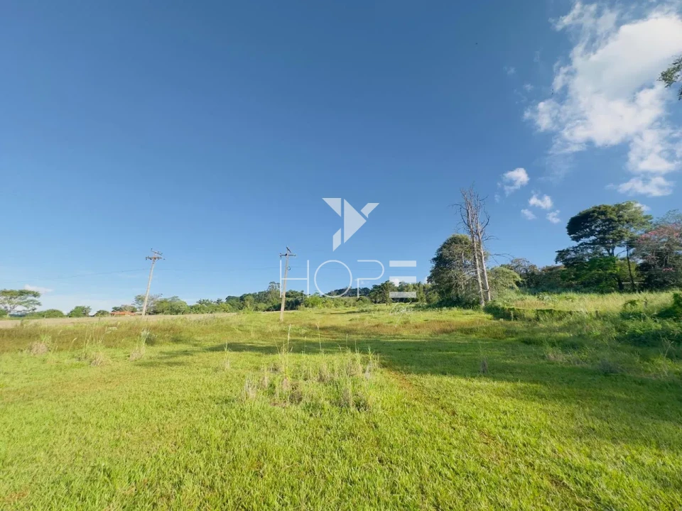 Imagens do imóveis Chácara à venda – 30.000 m² – Patrimônio Regina – Londrina/PR – Piscina e Espaço Gourmet