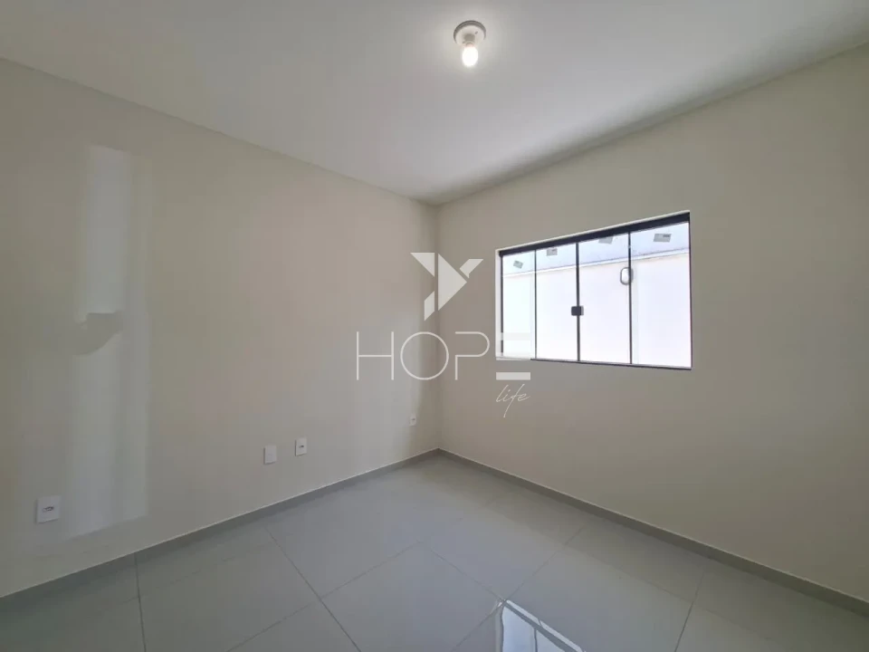 Casa geminada à venda com 73m² - 2 quartos - 1 banheiro - 1 Vaga - Jardim Padovani - Londrina PR