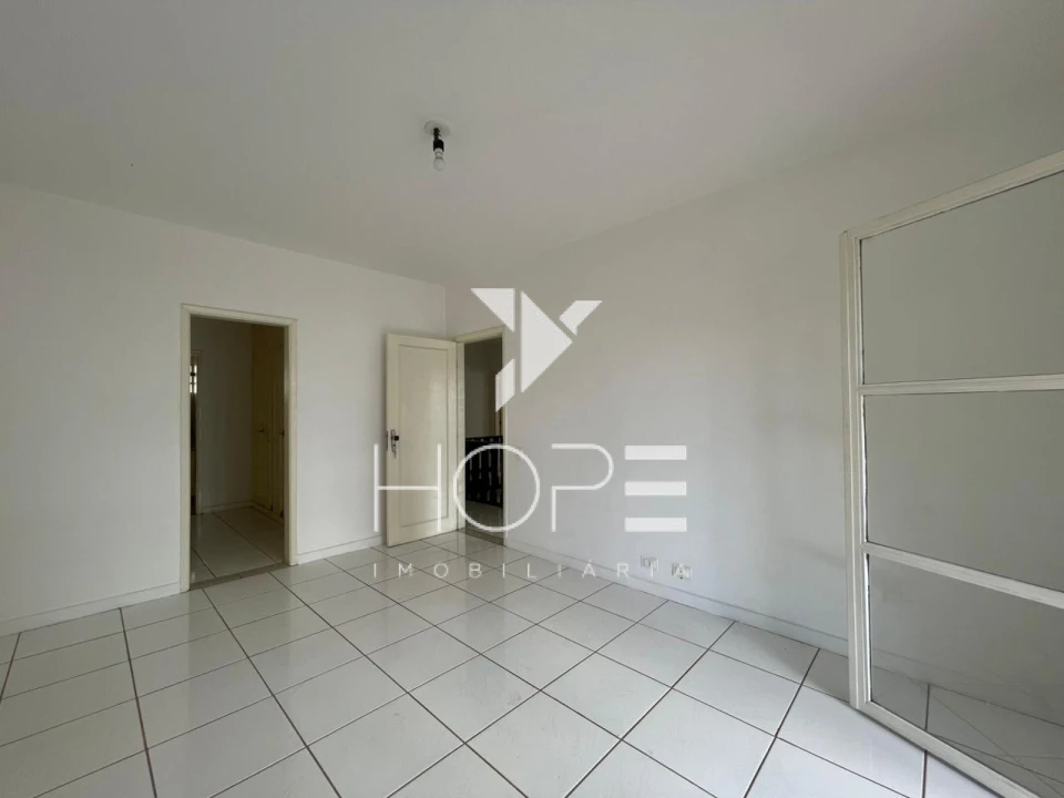 Sobrado Comercial e Residencial para Venda e Locação – 5 Quartos (2 Suítes) – Centro – Londrina/PR 