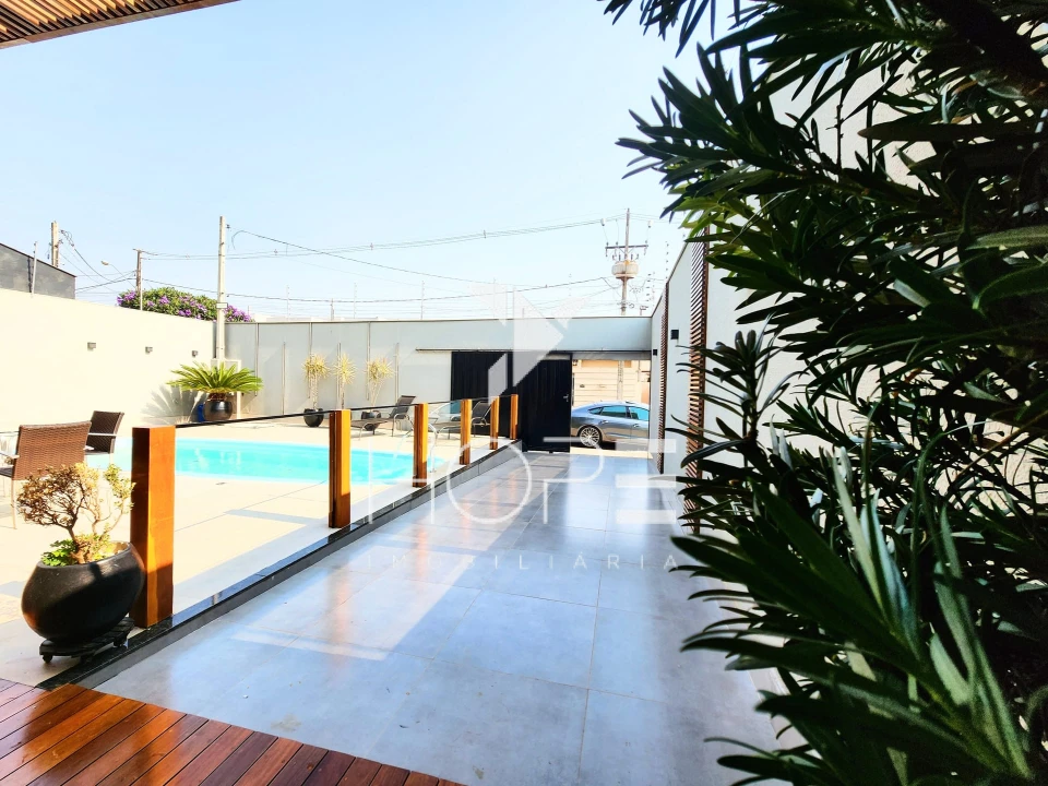 Imagens do imóveis Imóvel Comercial de Alto Padrão com Piscina e Espaço Gourmet à Venda em Cambé – Jardim do Café