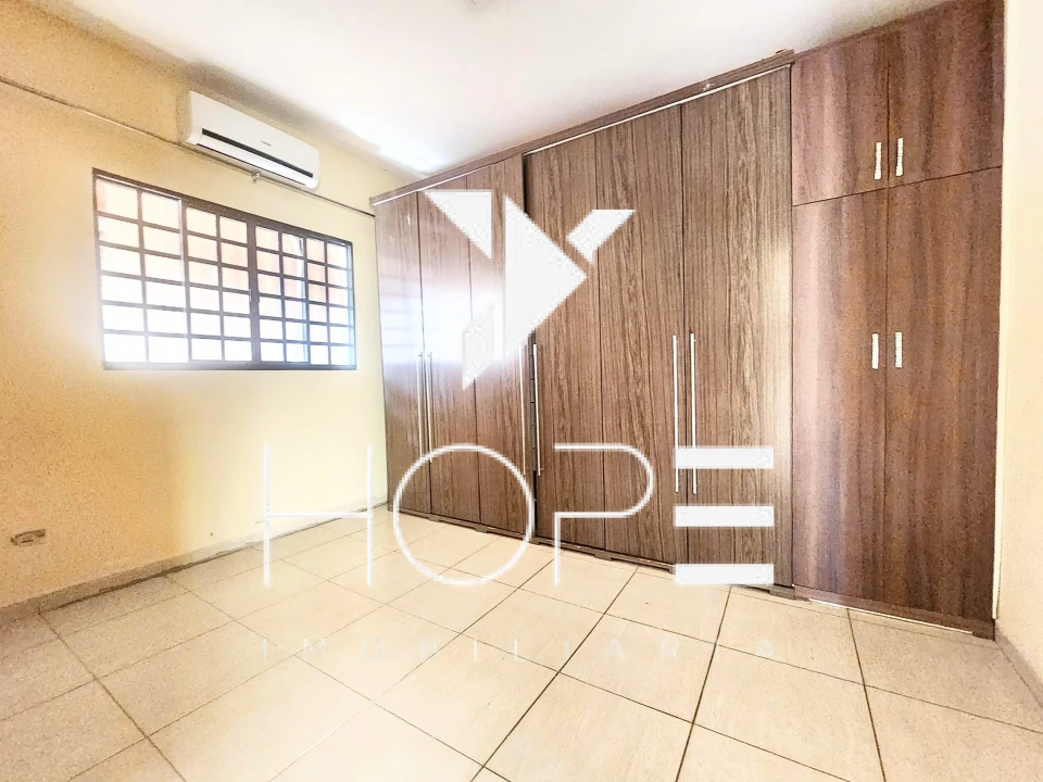 CASA  DE 150 m² A VENDA NA AVENIDA  DAS NACOES