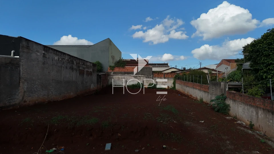 Imagens do imóveis Terreno Comercial à venda - Zoneamento ZC-2 - com 600 m² - próximo Av Tiradentes - Bandeirantes - Londrina PR