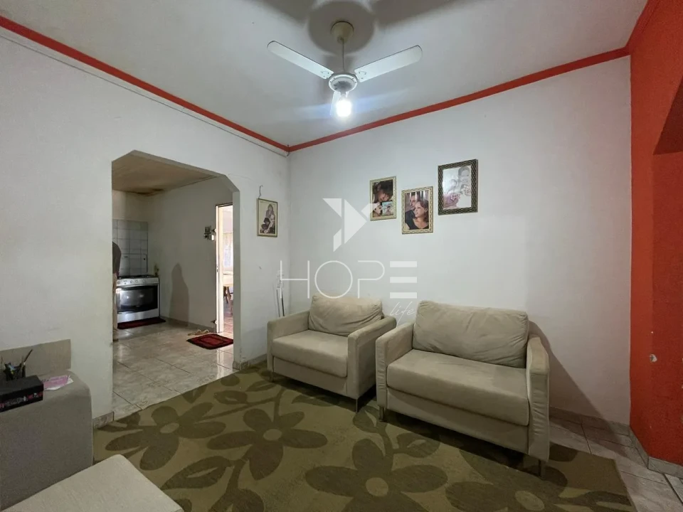 Imagens do imóveis Casa à venda com 375 m² - 2 quartos - 1 banheiro - 2 vagas - Jardim Silvino - Cambé PR