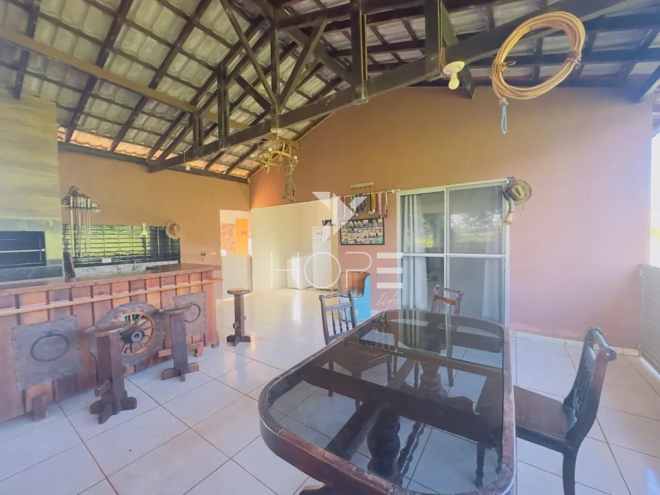 Imagens do imóveis Chácara à venda – 30.000 m² – Patrimônio Regina – Londrina/PR – Piscina e Espaço Gourmet