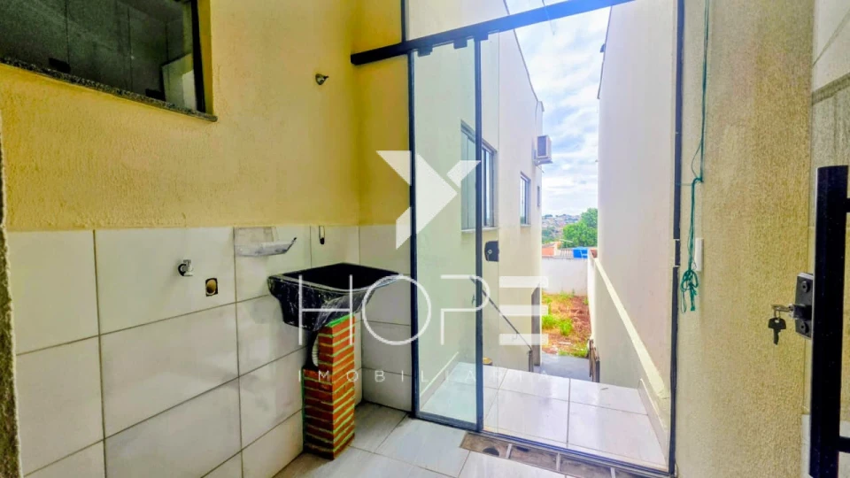 Casa para Venda e Locação – 131 m² – Colúmbia – Londrina/PR