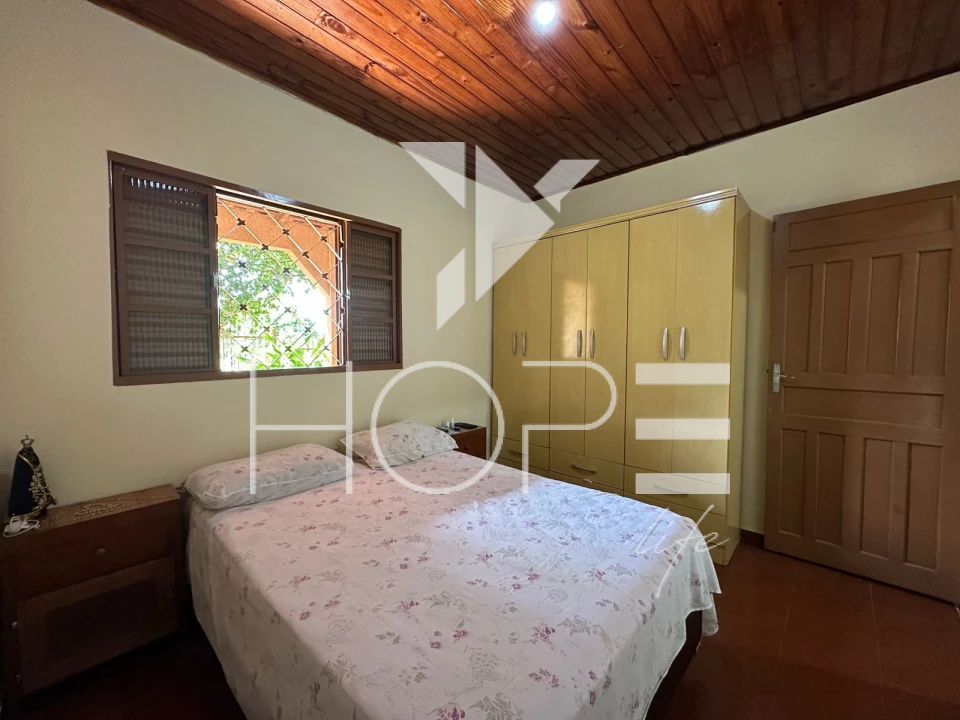 Imagens do imóveis Casa à venda/ Locação  no Conjunto José Giordano – 2 quartos (1 suíte) – 178 m² – Zona Norte – Londrina/PR