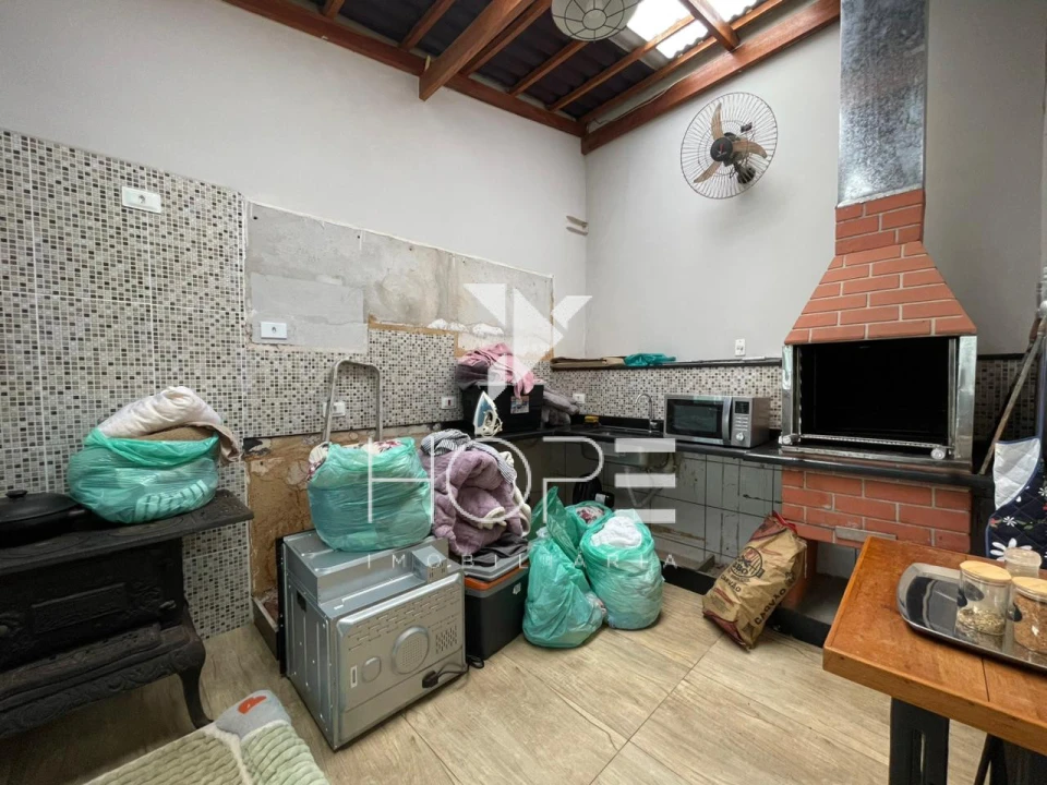 Sobrado à Venda com Energia Solar – 178m² Intern – 4 Quartos (1 Suíte) – Monte Belo – Zona Sul – Londrina/PR