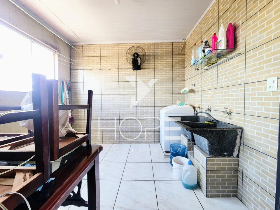 Casa à venda – 3 quartos – Conjunto Parigot de Souza 3 – Londrina/PR