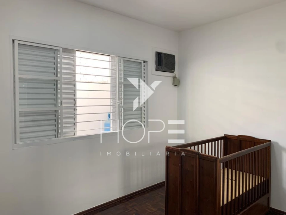Sobrado à Venda – 5 Quartos (2 Suítes) – 211 m² – Bairro Quebec – Região Central – Londrina/PR
