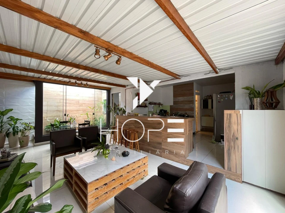 Casa à venda – 4 quartos – Jardim Alvorada – Londrina/PR