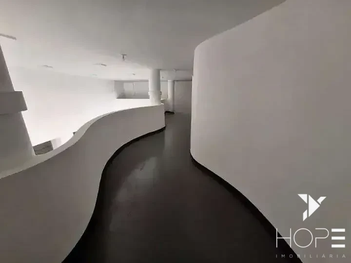 SALA COMERCIAL DE ESQUINA PARA LOCAÇÃO  NA AV. Juscelino Kubitscheck