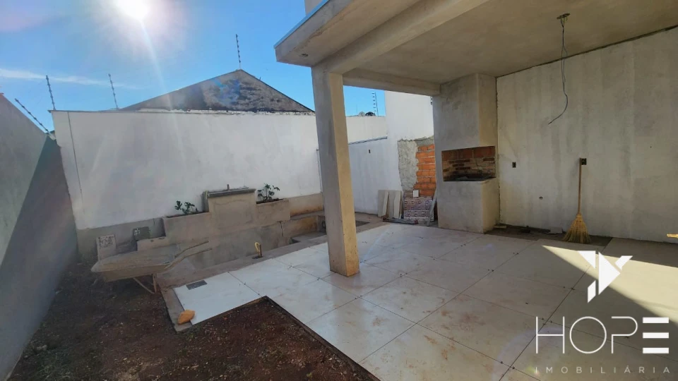 Imagens do imóveis Sobrado à Venda – 3 Quartos (1 Suíte) – 136m² – Dom Pedro I – Londrina
