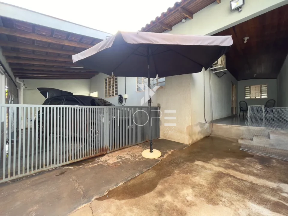 Imagens do imóveis Casa à Venda – 187m² – 3 Quartos (1 Suíte) – Franca – Zona Leste – Londrina/PR