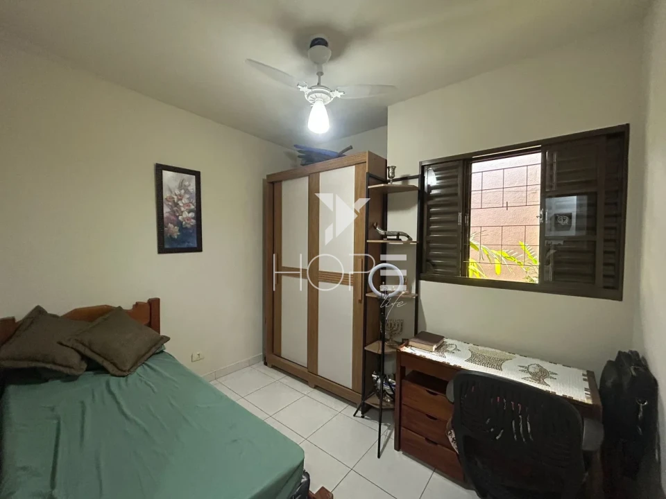 Imagens do imóveis Casa Geminada à venda com 126 m² - 3 quartos - 1 suíte - área gourmet - Zona Norte - Londrina PR