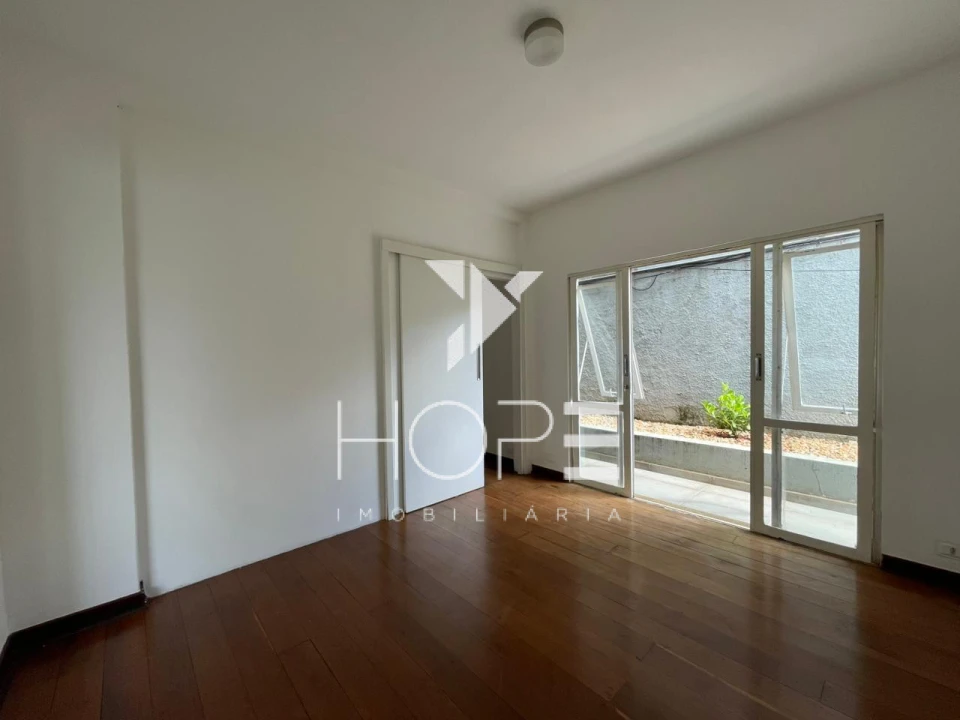 Sobrado Comercial e Residencial para Venda e Locação – 5 Quartos (2 Suítes) – Centro – Londrina/PR 