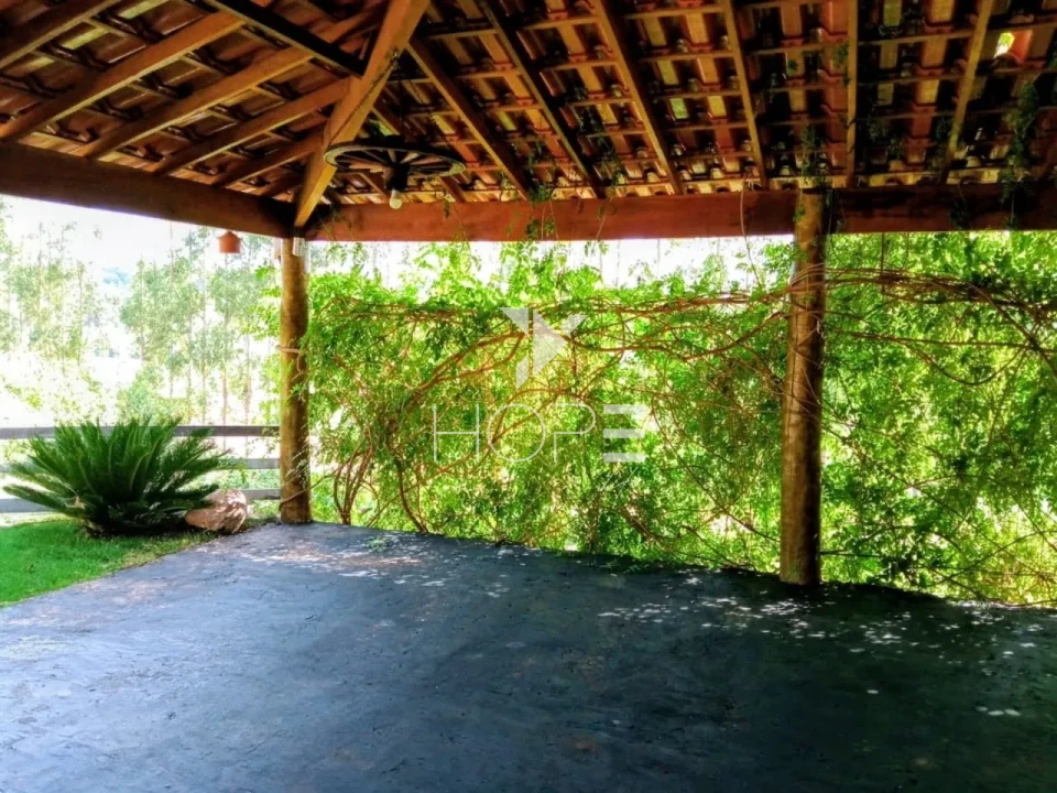 Imagens do imóveis Chácara à venda com 17.000m² - 5 quartos - 4 banheiros - 10 vagas - Estrada do Limoeiro - Londrina PR