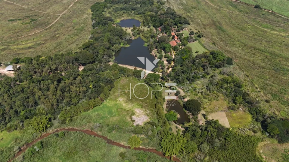 Imagens do imóveis Fazenda à venda com 483 alqueires - 77% de aproveitamento - potencial para irrigação - Botucatu SP