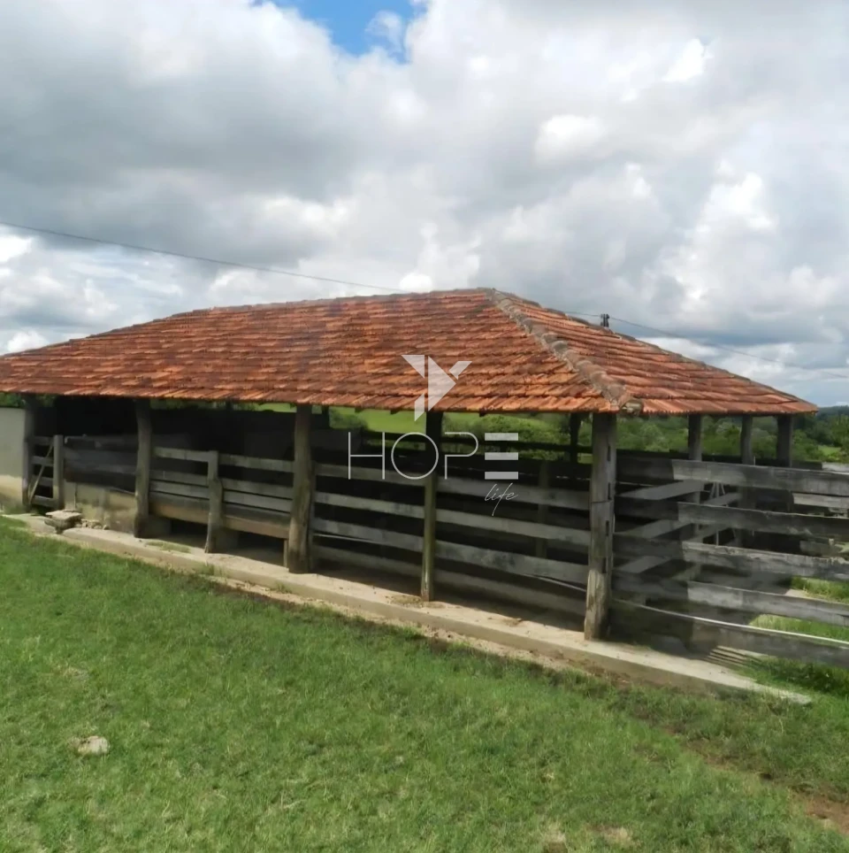 Imagens do imóveis Sítio à venda com 14.47 alqueires - pecuária - sede com piscina - Tatuí SP