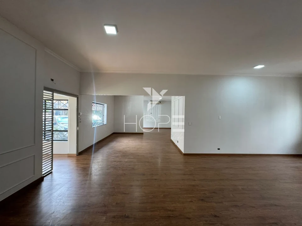 Imagens do imóveis Casa comercial com 260 m² - 6 vagas para clientes - edícula - Londrina PR
