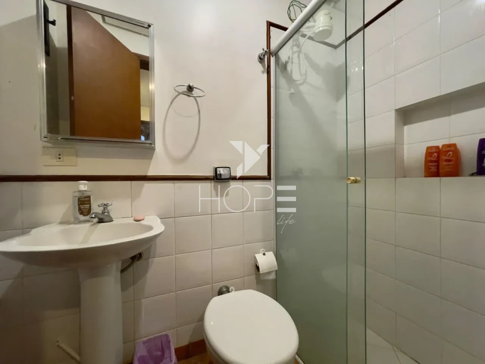 Imagens do imóveis Sobrado à Venda com Piscina – 301m² – 3 Quartos (1 Suíte) – Tucano – Zona Sul – Londrina/PR
