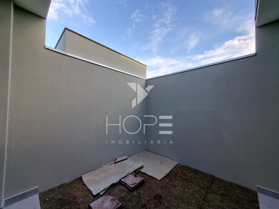 Imagens do imóveis CASA À VENDA EM CONDOMÍNIO NA ZONA NORTE