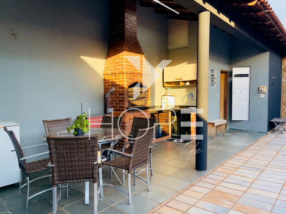 Imagens do imóveis Sobrado com piscina à Venda – 276m² Internos – 5 Quartos – Jardim Silvino – Zona Leste – Cambé/PR