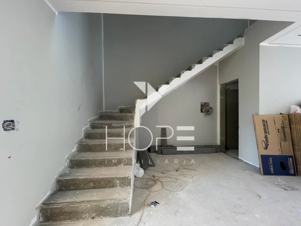 Sobrado em condomínio à venda – 105m² Privativos - Morada das Flores (Rosas) – Cambé/PR