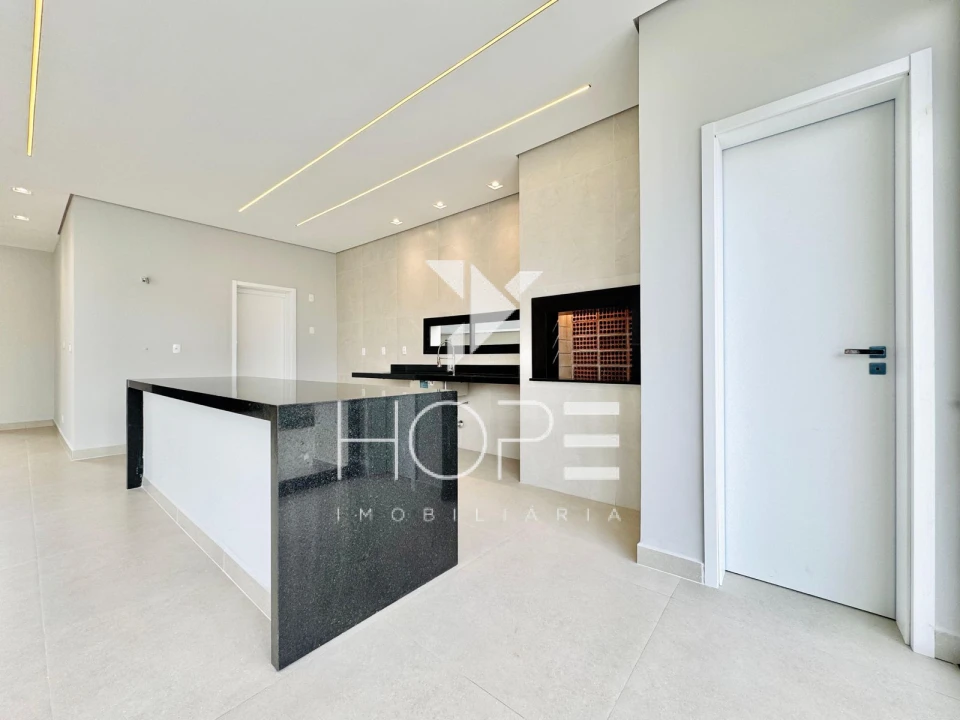 Sobrado Novo à Venda no Condomínio Araçari – 3 Suítes – Parque Tauá