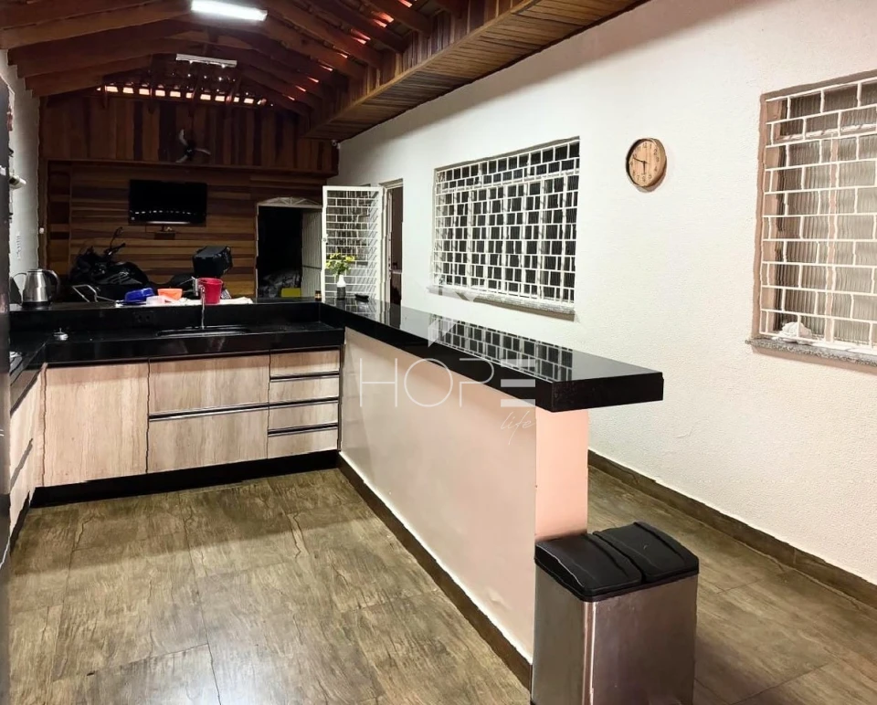 Imagens do imóveis Casa à venda com 400 m² - 3 quartos - suíte - piscina - 4 vagas - Zona Oeste - Jardim Shangri-lá - Londrina PR