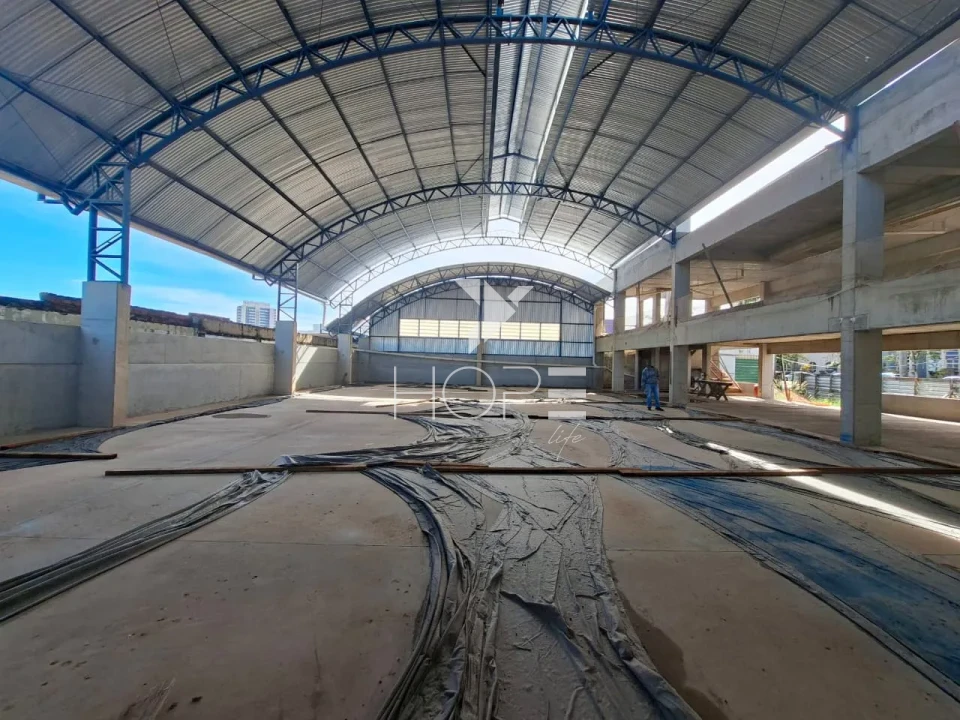 Imagens do imóveis Ponto comercial à venda com 1.388 m² - 3 pavimentos - Avenida JK - região central - Londrina PR