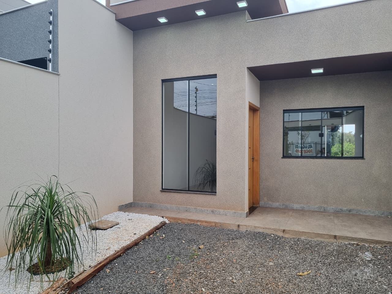Imagens do imóveis Casa assobradada à venda  – 3 quartos com suíte – 180m² – Conjunto Semiramis Barros Braga – Londrina/PR