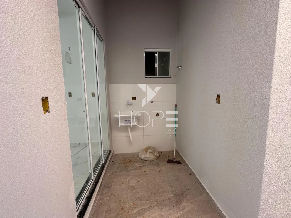Imagens do imóveis Casa à venda com 2 quartos (1 suíte) e terreno de 180 m² no Jardim Colúmbia – Zona Oeste – Londrina/PR