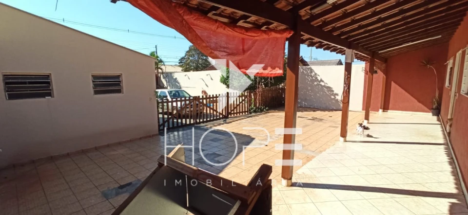 Imagens do imóveis Casa Térrea à Venda – 193m² – 4 Quartos (1 Suíte) – Vila Brasil – Região Central – Londrina/PR