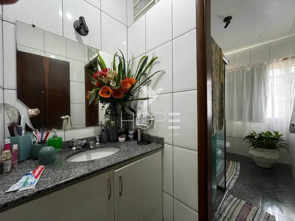 Casa à Venda – 167 m² – 4 Quartos – Petrópolis – Região Central – Londrina/PR