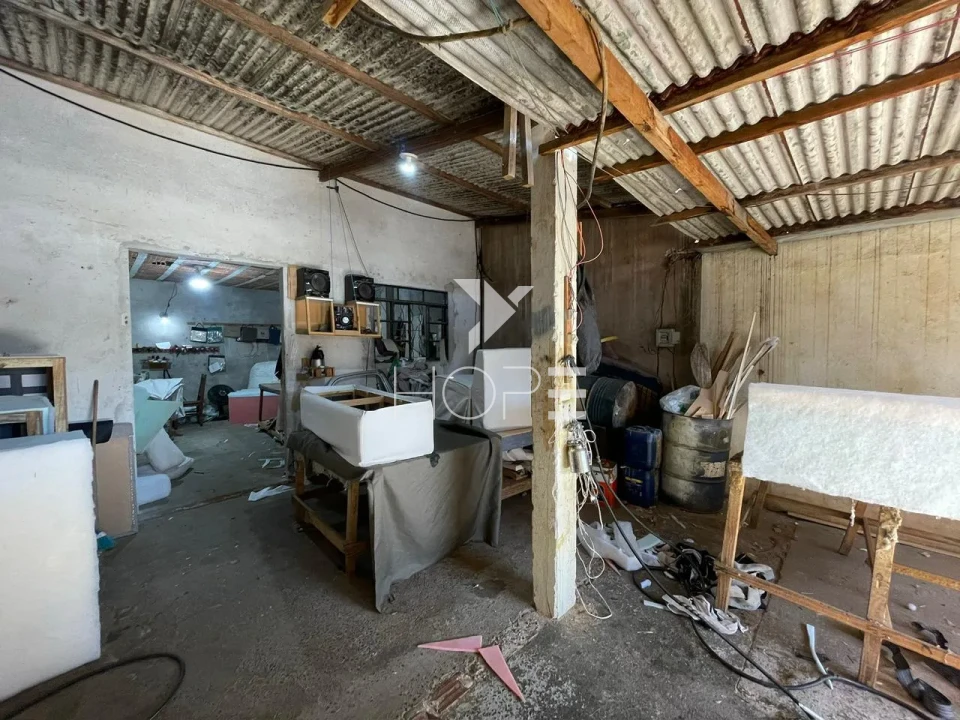 Imagens do imóveis Casa à venda com 375 m² - 2 quartos - 1 banheiro - 2 vagas - Jardim Silvino - Cambé PR