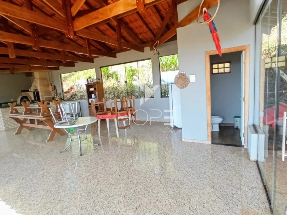 Imagens do imóveis Chácara à venda com 17.000m² - 5 quartos - 4 banheiros - 10 vagas - Estrada do Limoeiro - Londrina PR