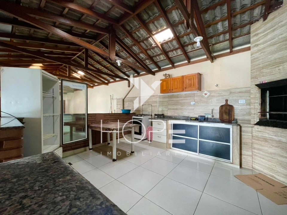 Chácara à Venda - Porteira Fechada – 450m² – Bairro Colúmbia – Zona Oeste – Londrina/PR