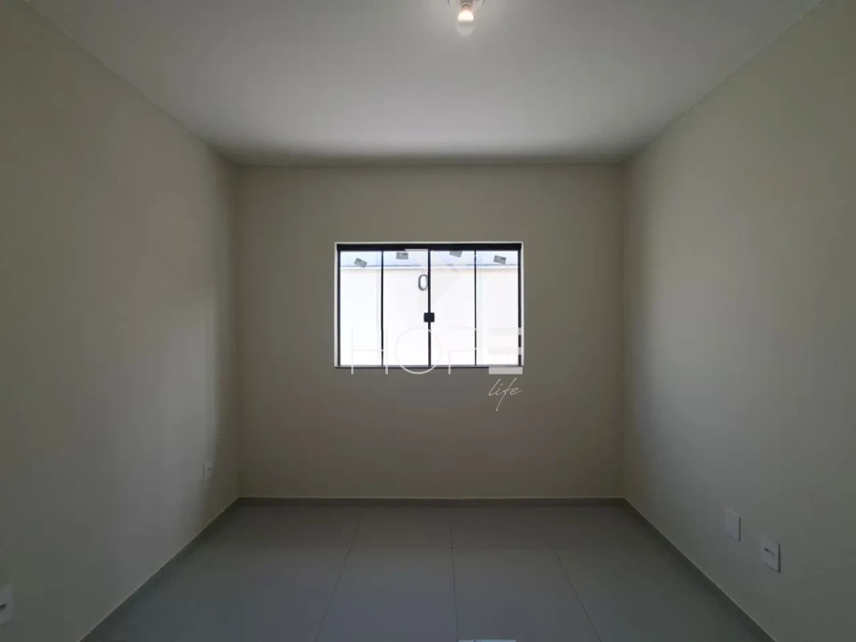 Casa geminada à venda com 73m² - 2 quartos - 1 banheiro - 1 Vaga - Jardim Padovani - Londrina PR