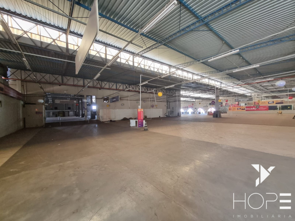 Imagens do imóveis Galpão/Barracão de 6.817 m² na Avenida Tiradentes, Londrina – Venda e Locação