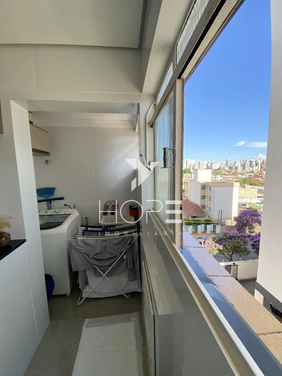 Imagens do imóveis Apartamento à Venda – 59 m² – 2 Quartos – Edifício Torre de Belém – Centro – Londrina/PR