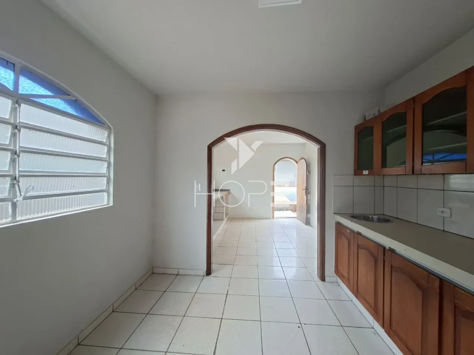 Imagens do imóveis Sobrado comercial para locação com 200m² - 6 salas - 6 vagas - Av. Higienópolis - próximo ao Lago Igapó - Londrina PR