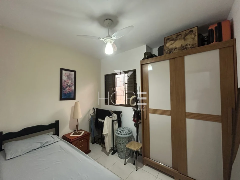 Imagens do imóveis Casa Geminada à venda com 126 m² - 3 quartos - 1 suíte - área gourmet - Zona Norte - Londrina PR