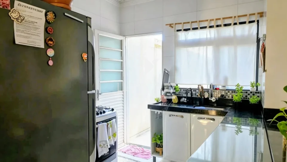 Imagens do imóveis Casa geminada à venda - 81 m² - 3 quartos - 1 suíte - Jardim Montecatini - Região Leste - Londrina PR