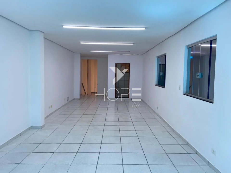 Barracão comercial para venda e locação com 650m² - terreno com 784m² - Bairro Andes - Londrina PR